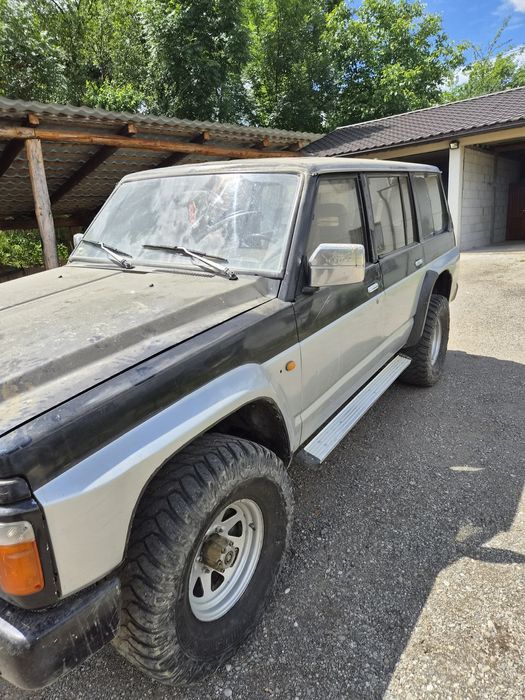 Vând nissan patrol y60