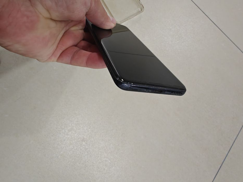 honor 90 arata foarte bine fara zgarieturi  12gb 512