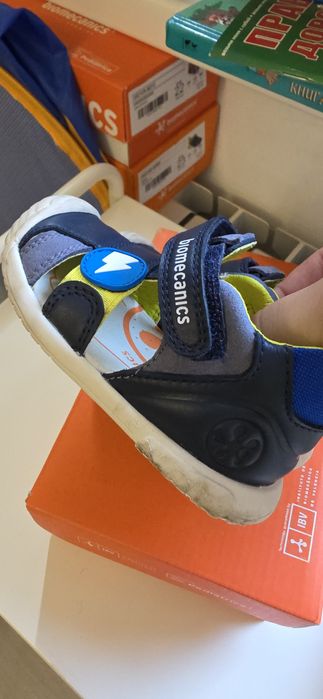 Продам сандали biomechanics