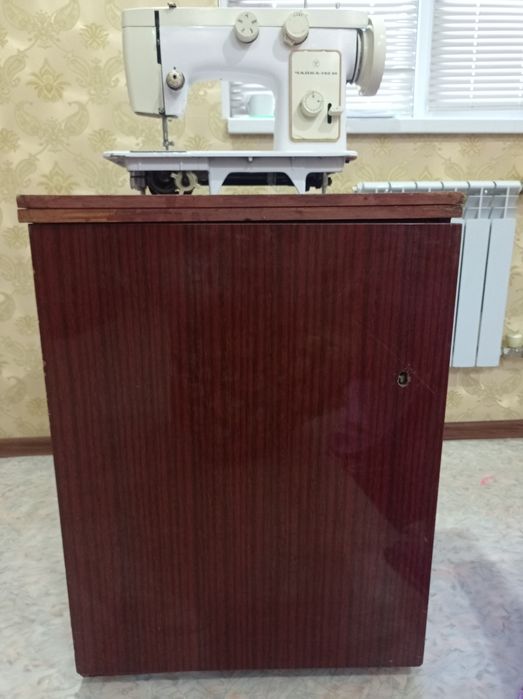 Продается швейная машинка