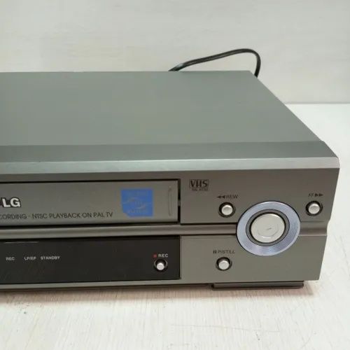 Видеомагнитофон Lg