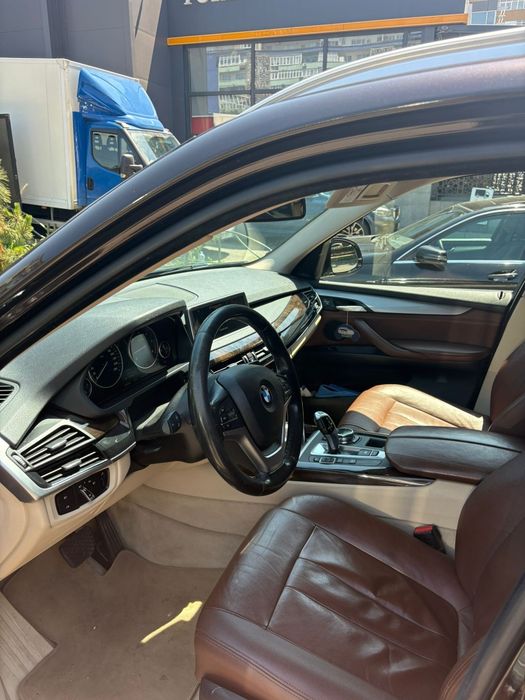 Vamd BMW X 5 foarte bine intretinut