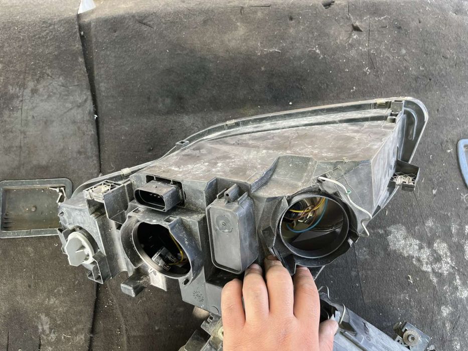 Обикновен фар Audi A4 B7 Ауди б7 оригинал 8e0941004  десен два броя