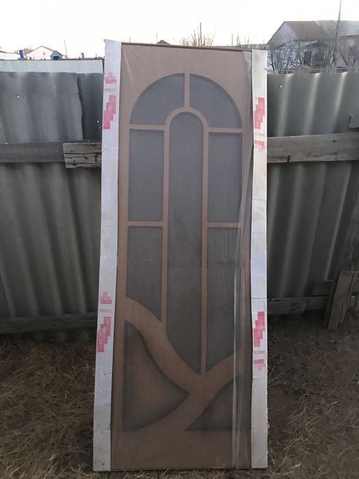 Есік сатылады оте арзан 3 еун 80 ге берем