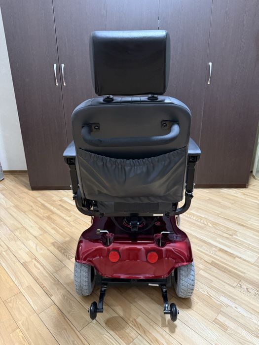 Электрическая инвалидная коляска
