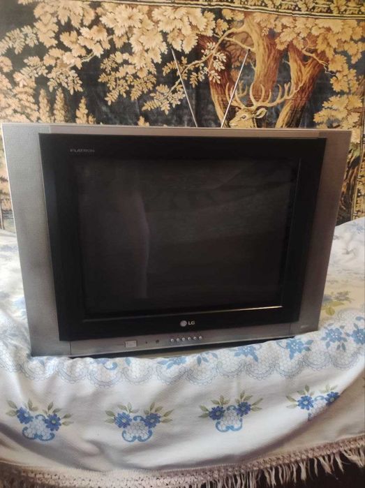 РАБОЧИЙ, Цветной телевизор LG Flatron, 54см.