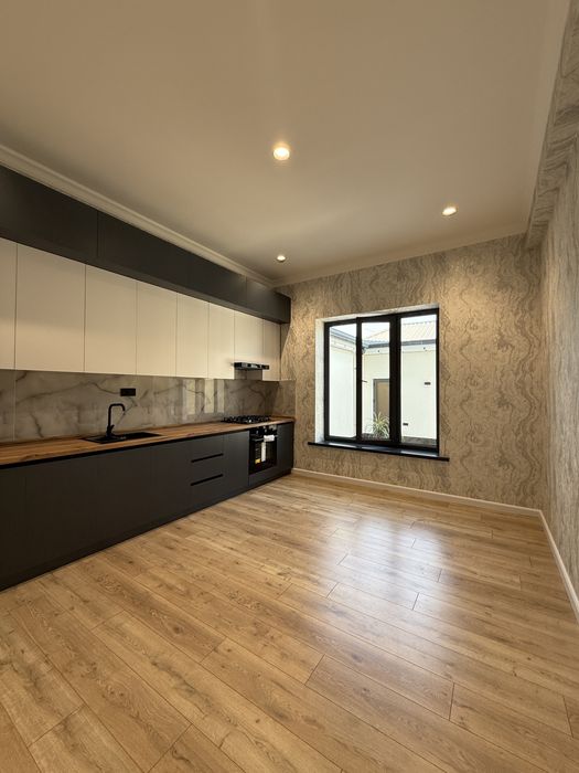 ориентир Абу-Сахий булган 6 хонали евро ховли сотилади! Райцентр