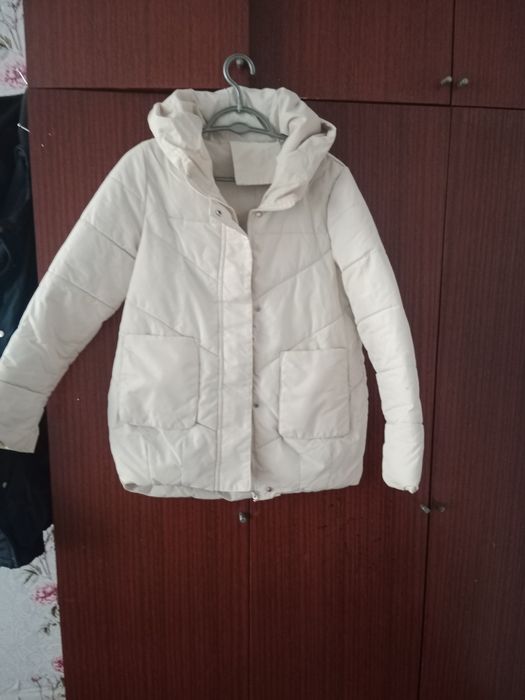 Продам куртки все на 48 размер.