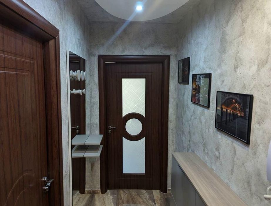 Дава се под наем Тристаен апартамент в Пловдив, Кършияка - 100 кв.м за 700 € - Снимка #10