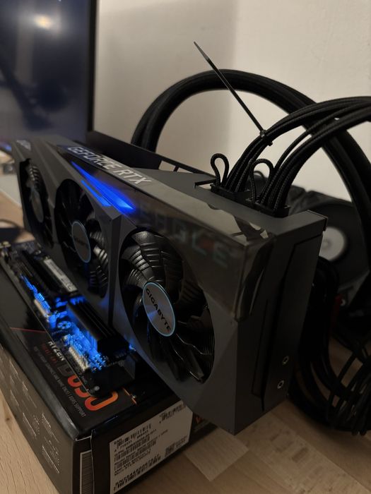 Placa Video RTX 3090 gIgiabyte eagle OC 24 Gb VRAM