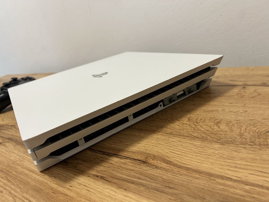 Consolă PlayStation 4 Pro 2Tb!! 750 Ron