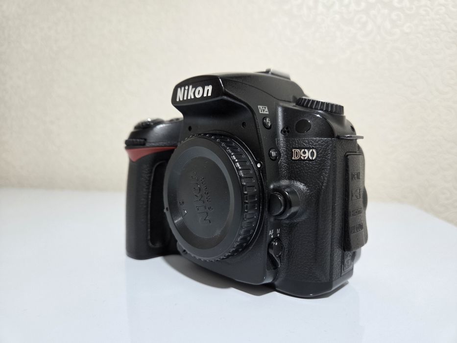 Nikon D90 (BODY)