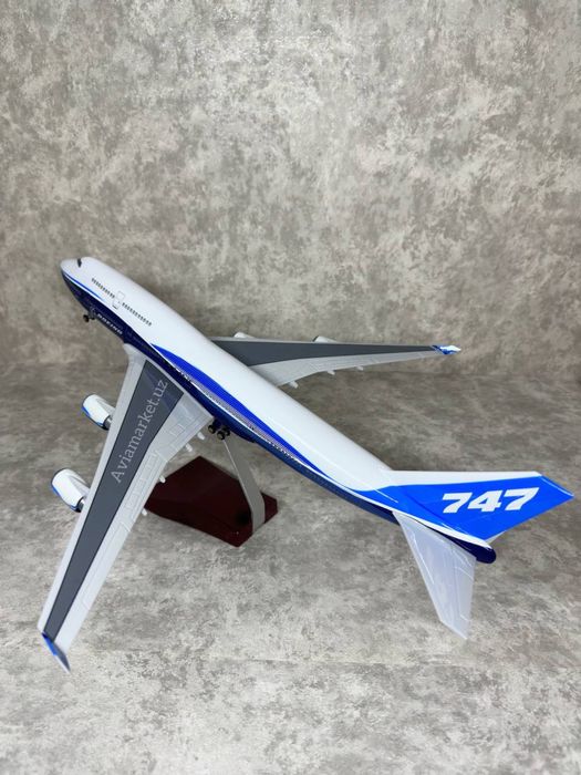 Самолет модель BOEING-747 с LED подсветкой отличный подарок Авиатору