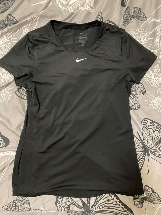 Дамска тениска на Nike