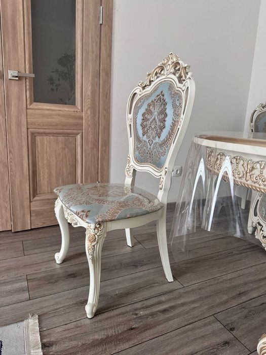 Продам стол + 16 стульев