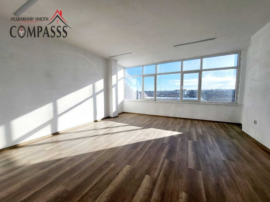 Гр. Добрич, етаж от търговска сграда ул. Калиакра – 190000евро!