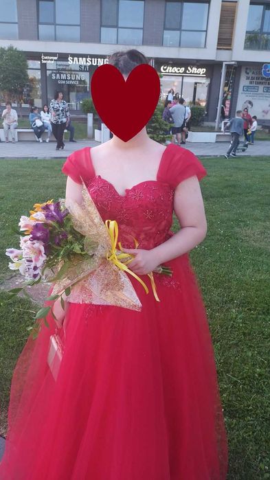 Абитуриентска/бална рокля на Модна къща EmoZione Fashion, гр. Бургас.