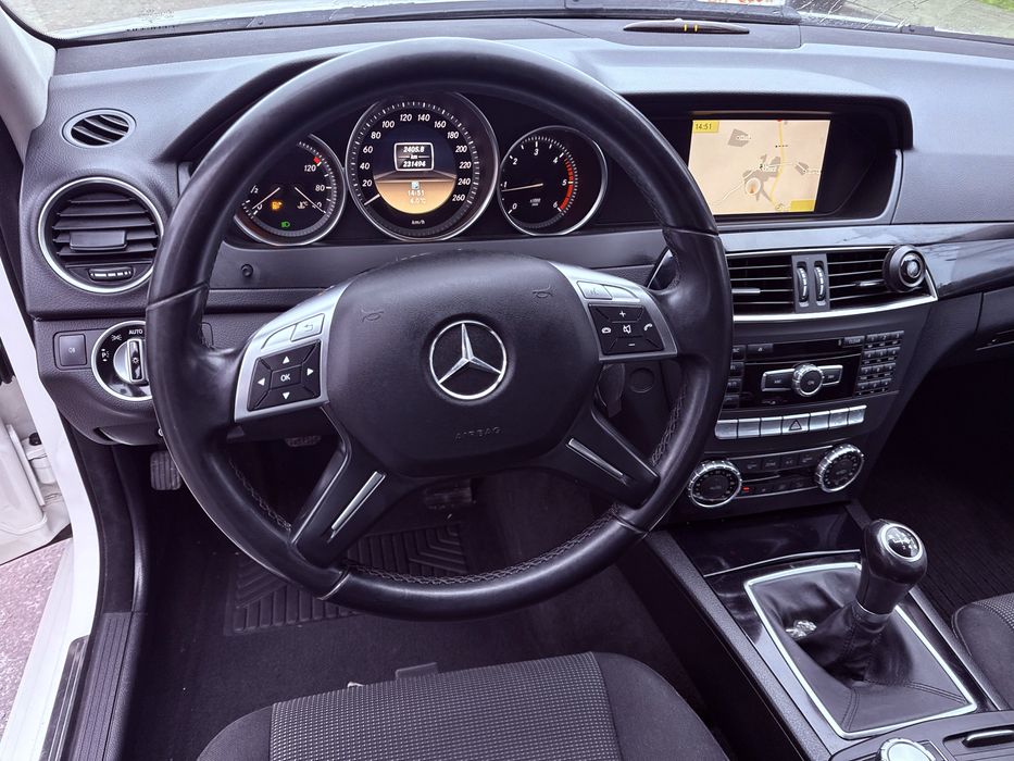 Mercedes C-Class W204 // Facelift // 2012 // Full LED // Navi mare //