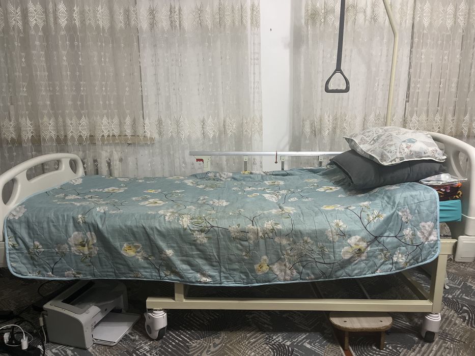Медицинская кровать