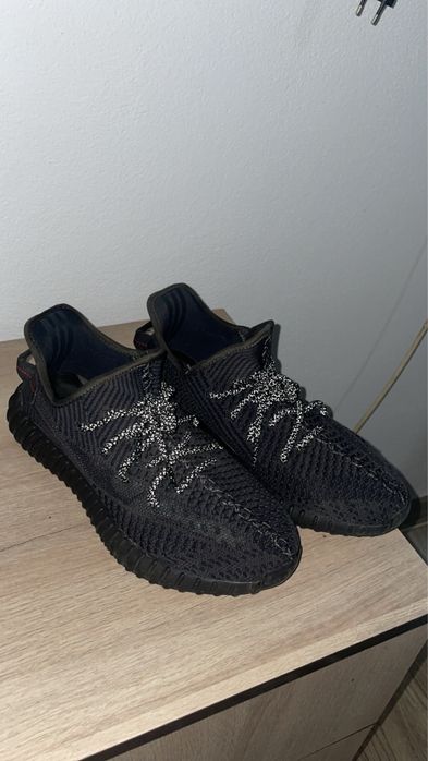 Vand yeezy 35 fara defecte