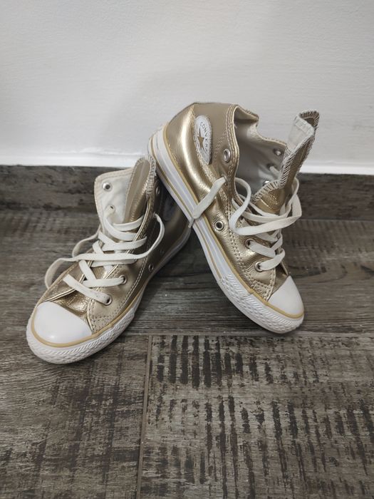 Tenesi  converse
