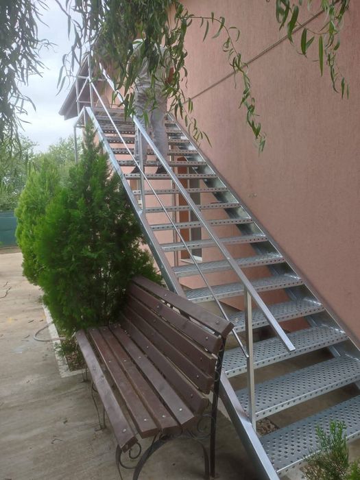 Scara metalica zincată