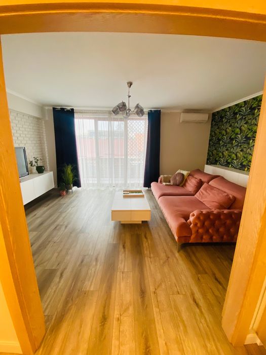 Apartament central 2 camere cu parcare
