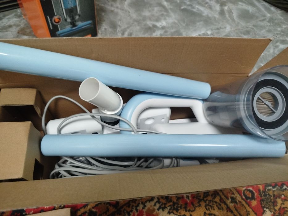 Пылесос TEWON WindFlow белый, голубой