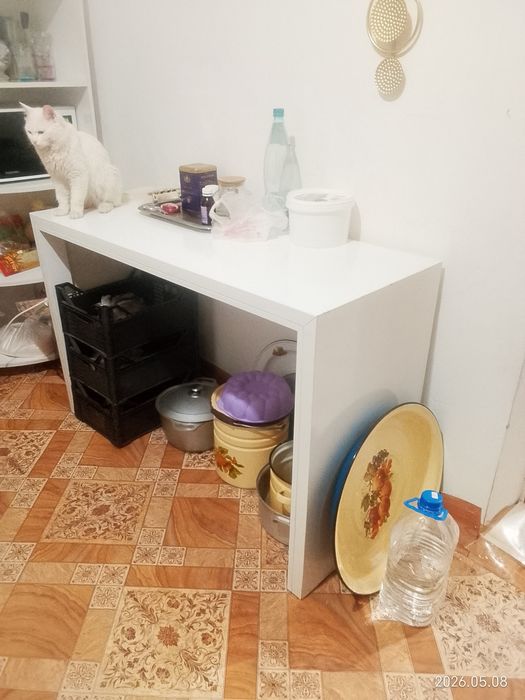 Срочно продам стол Икеа