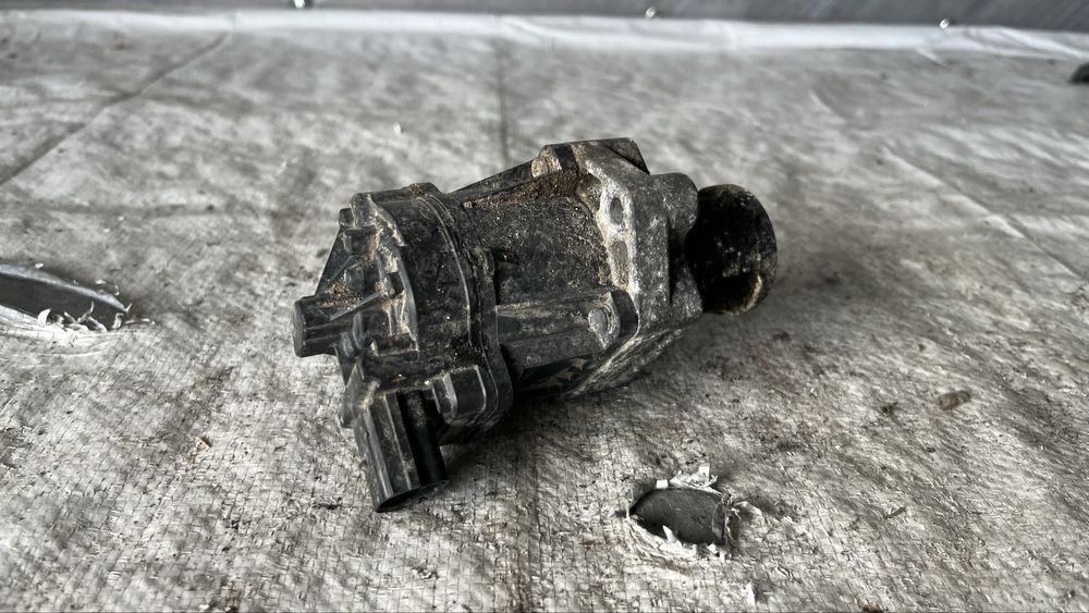 Opel Astra J 2.0 D ЕГР клапан