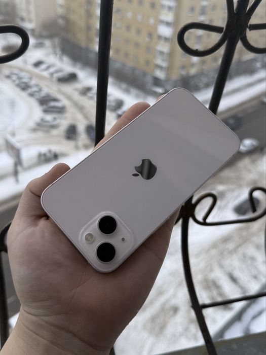 Iphone 13  в белом цвете
