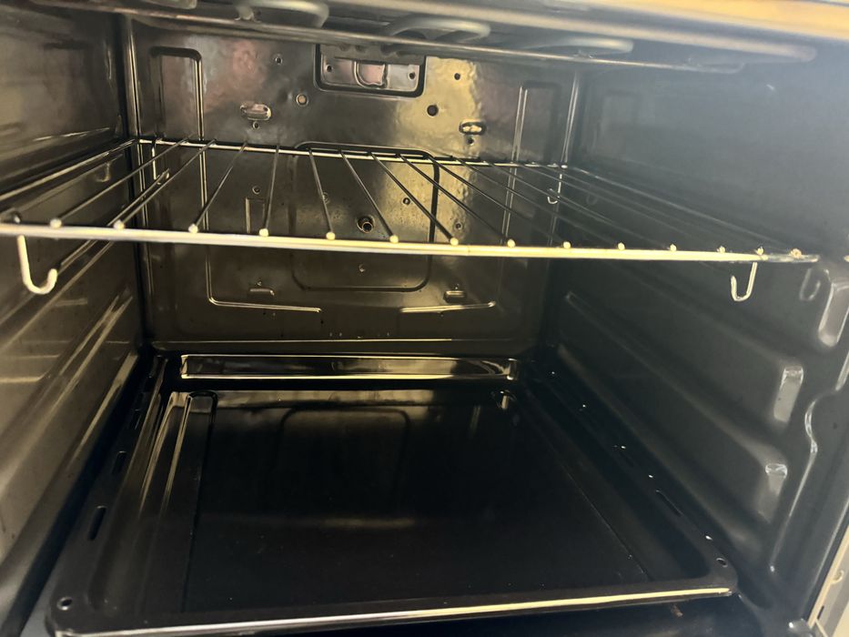 Продавам готварска печка Gasfire