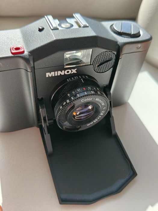 Camere film Minox 35 EL și Kodak Retinette f