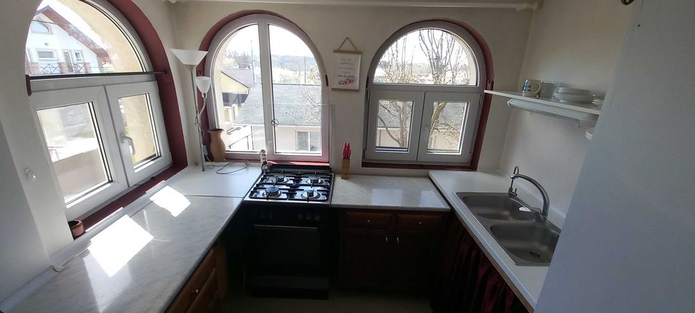 Triplex 356mp cu băi, bucătării, utilitati separate 5 parcari stradale