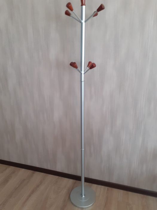 Напольная вешалка новая