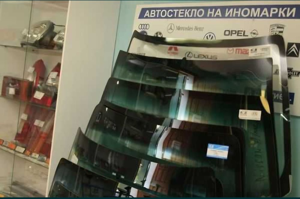 Стекло лобовое,заднее,боковое  на все автомобили