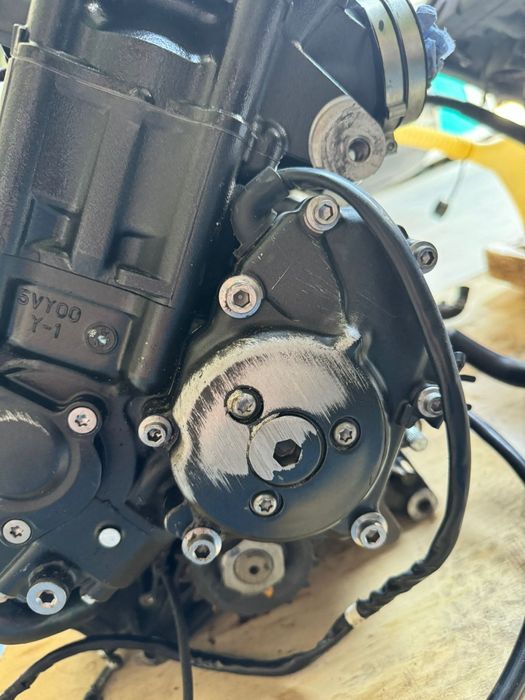 Vând motor Yamaha FZ 1