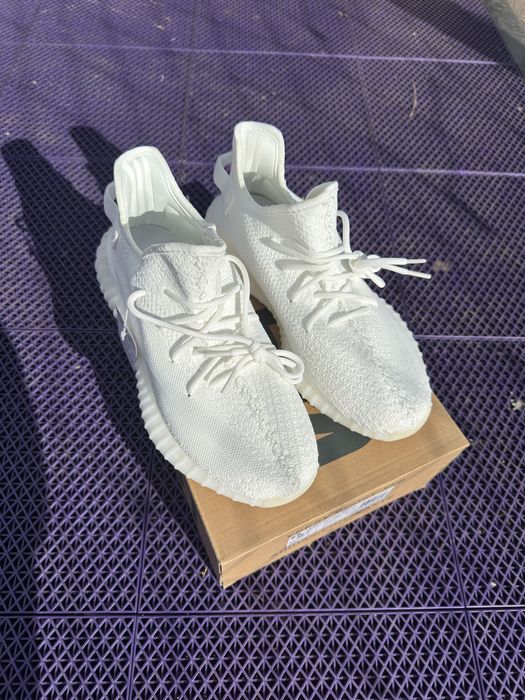 Yeezy 350v2 Triple White