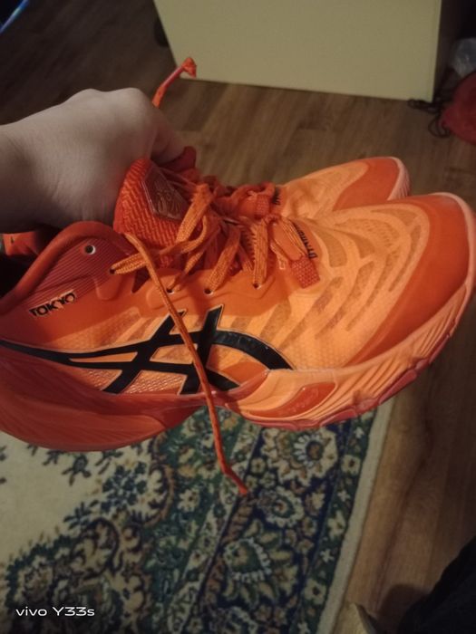 Продам asics для волейбола