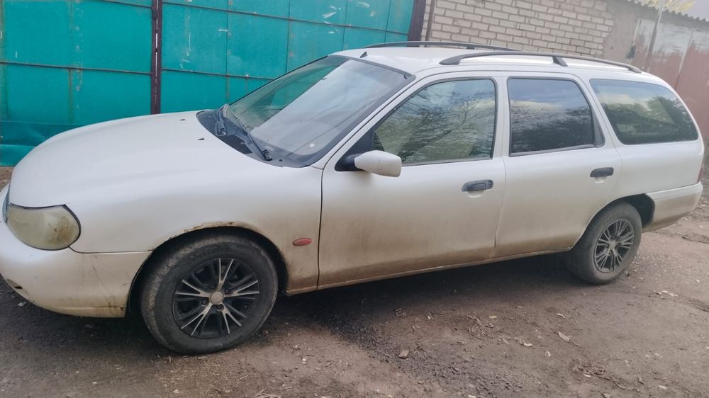 Продам машину форд на ходу 750000