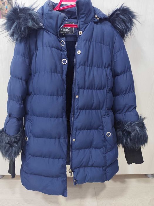 Тъмносиньо зимно яке