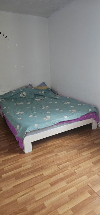 Vând apartament 2 camere in Uricani