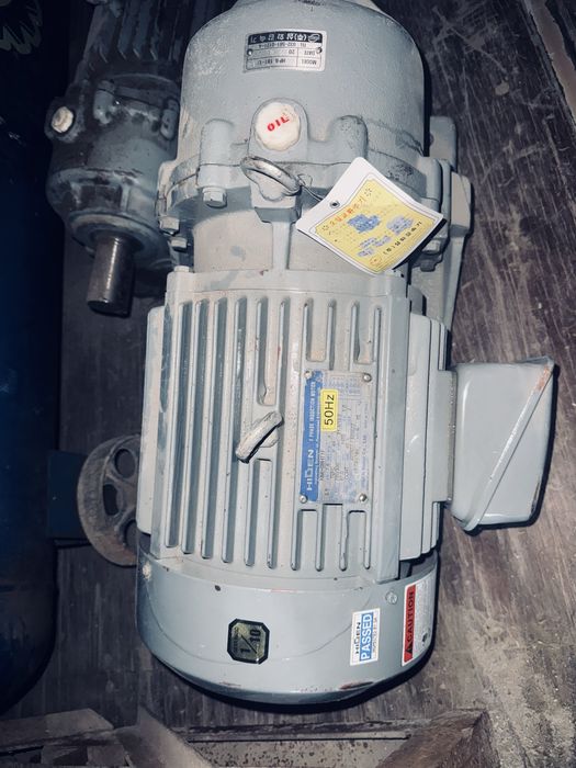 Редутор с двигателем