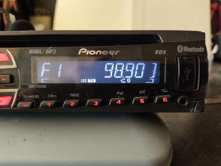 Висок клас авто cd Pioneer deh-7300bt