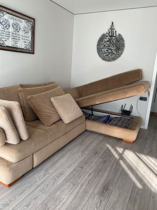 Диван в отличном состояний Ариба