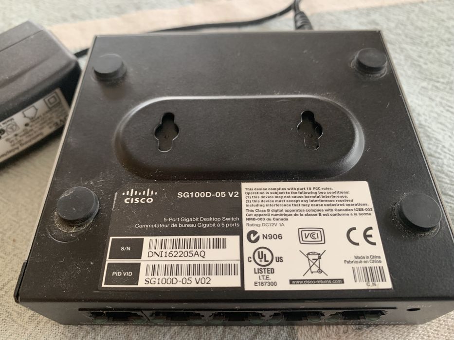 Cisco SG100D-05 V2 5-Port Ethernet Network Switch