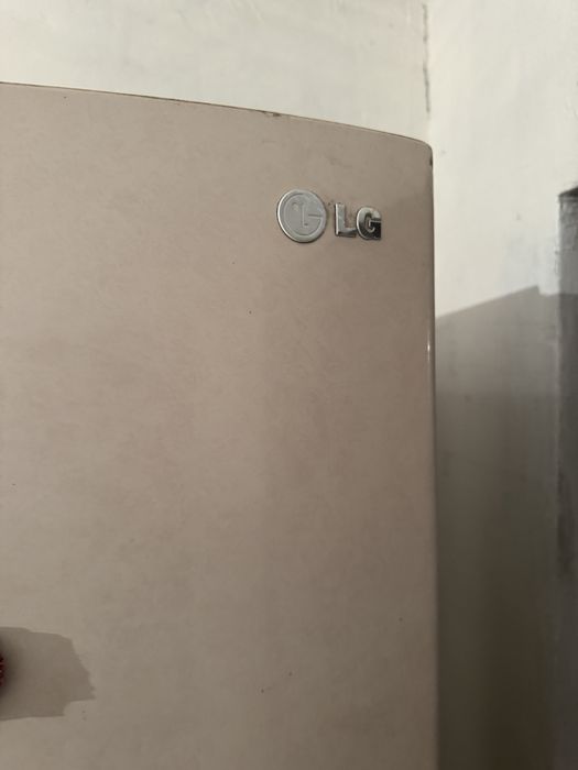 Холодилник LG в отличном состоянии