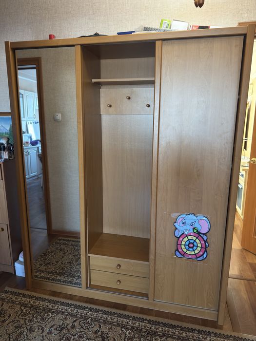 Шкаф польский  в хорошем состоянии