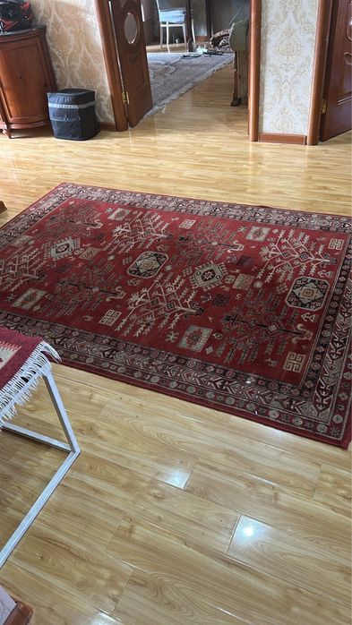 Продается ковер размер 2*1,6