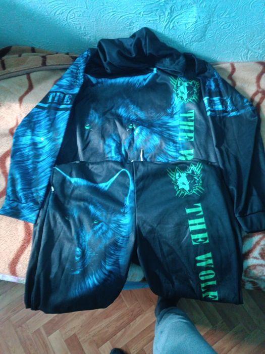 Спортивный костюм новый